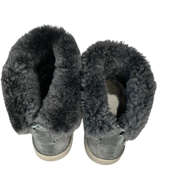 UGG Cedric style 1012360 black suede sheepskin and shearling boots. Size 8 - Picture 8 of 12